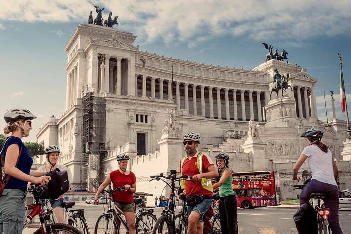 Rome City Small Group Bike Tour with quality Cannondale EBike
