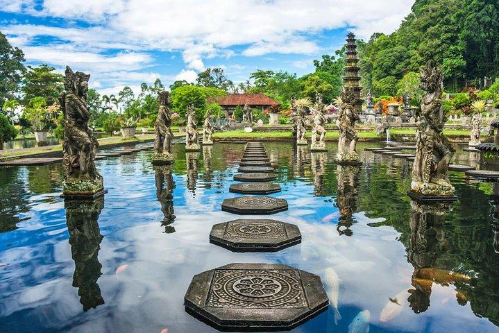East Bali Tour: Lempuyang Temple - Gate of Heaven, Tirta Gangga, Virgin Beach