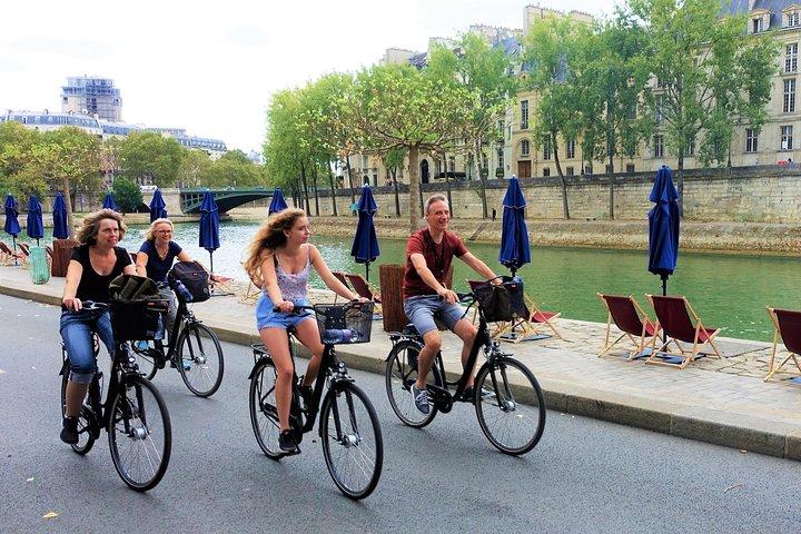 Paris: Charming Nooks and Crannies Bike Tour