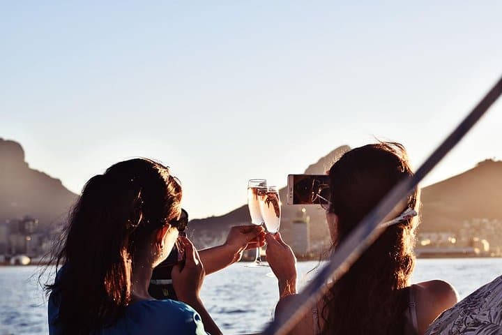 Champagne Cruise (Pre-Sunset) from Cape Town