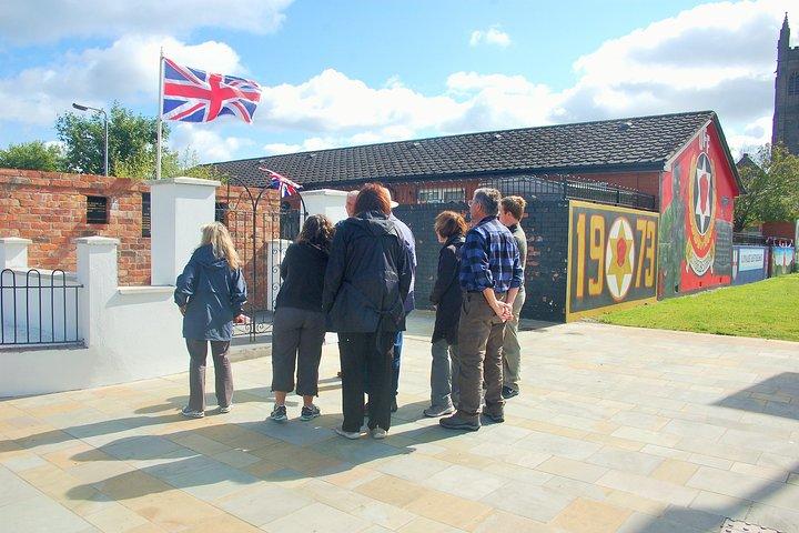 World Famous Belfast City Centre Black Cab/Taxi Tour 2 Hours