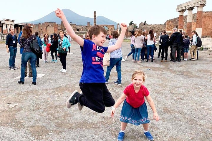 Tour of Pompeii for families with Transfer from Naples & Sorrento