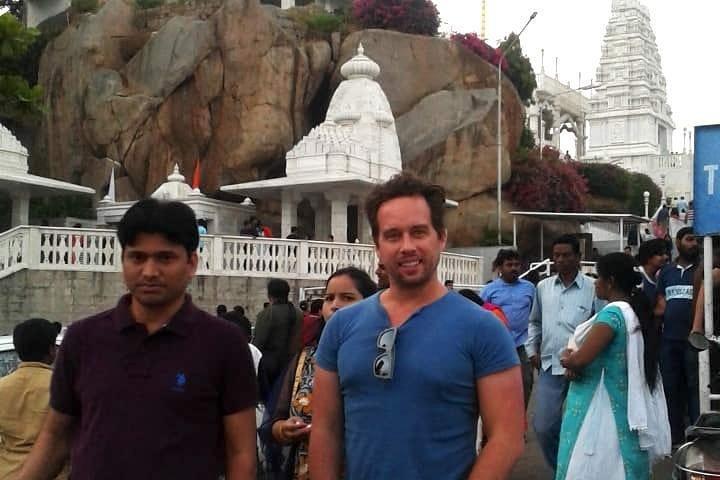 Hyderabad city tour with guide & lunch in private car for a heritage experience