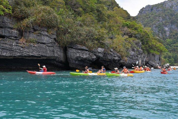 Samui Island Tour to Angthong Marine Park by Big Boat with Kayaking