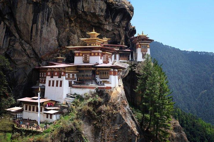 6 Nights Glimpse of Bhutan Tour