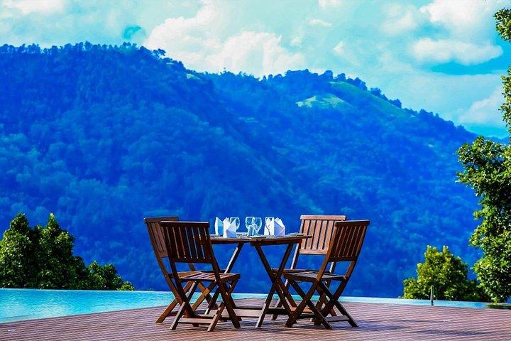 Overnight All-Inclusive Tea Plantation Adventure in Kandy