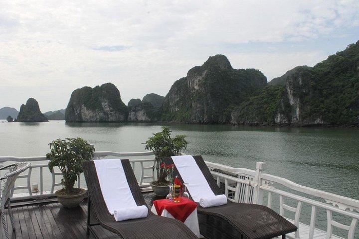 3-Day Halong Bay Junk Boat Cruise from Hanoi