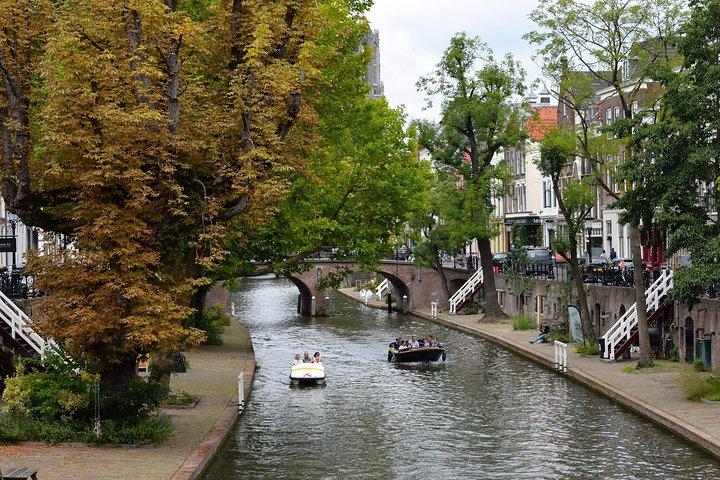 Amsterdam & Schiphol Airport to Utrecht Private Transfer