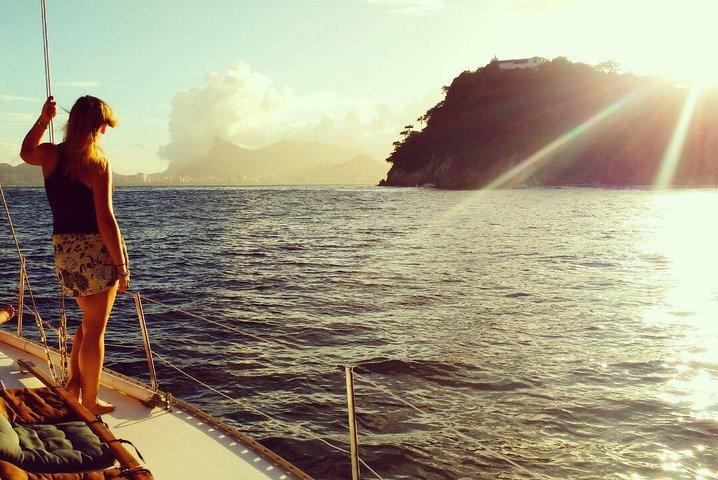 Rio de Janeiro Sunset Sailing Tour with Drinks