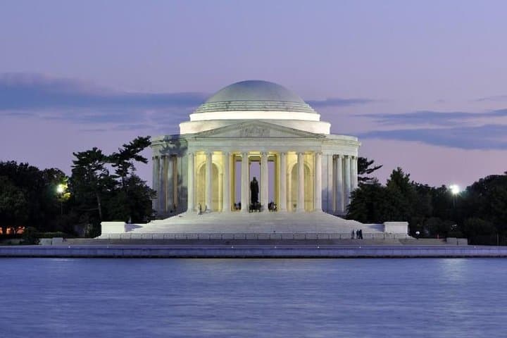 4-Day Niagara Falls, Washington DC, Philadelphia & Amish Country
