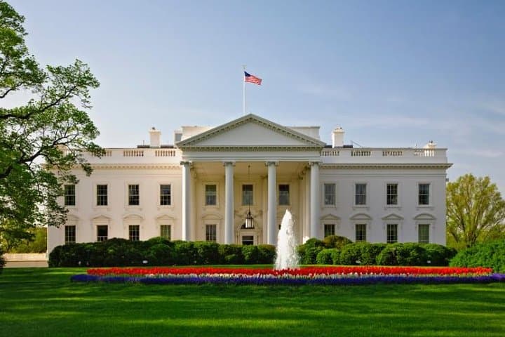 4-Day Niagara Falls, Washington DC, Philadelphia & Amish Country