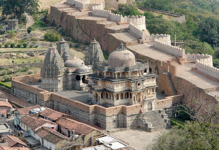 Kumbhalgarh and Ranakpur: Private Day Trip from Udaipur