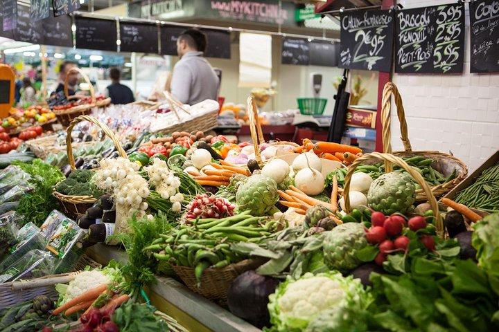 Private Market Tour and Classic French Cooking Class in Paris