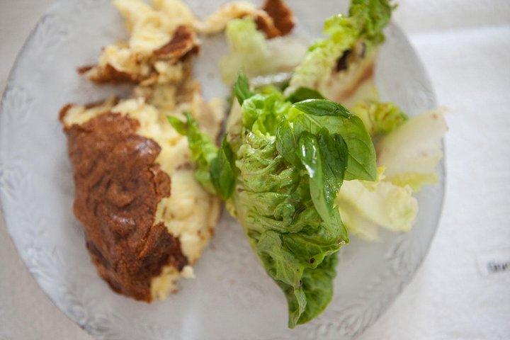Private Market Tour and Classic French Cooking Class in Paris