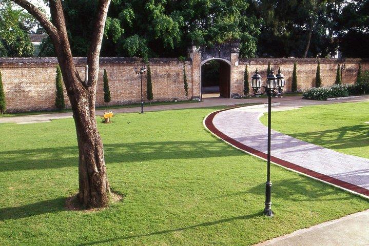 Explore Chiang Rai: City and Temples Experience