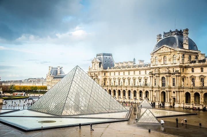 Louvre Timed Entry : Guided, Hosted or Hosted + Musée d'Orsay
