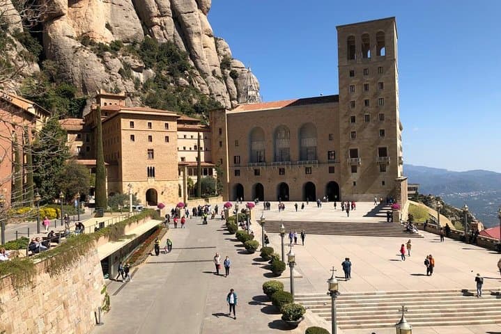 Montserrat Private Tour from Barcelona with Pick-up