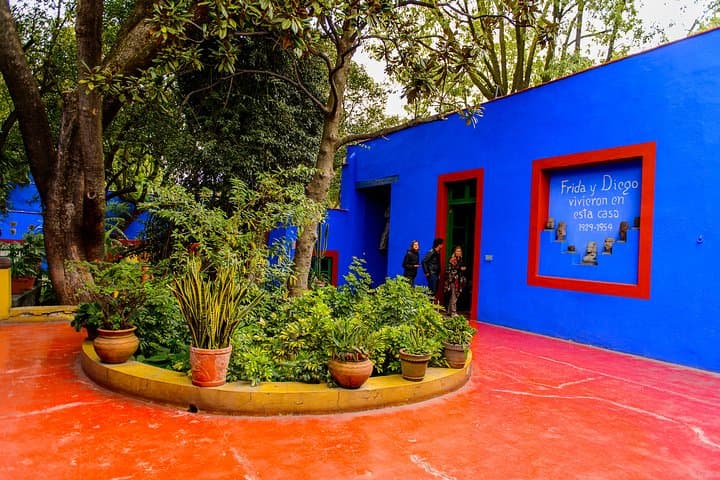 Frida Kahlo's House, Coyoacan and Xochimilco - All Day Tour