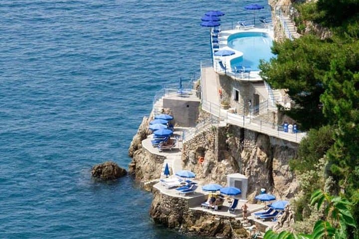 Amalfi Coast with stop at Emerald Grotto