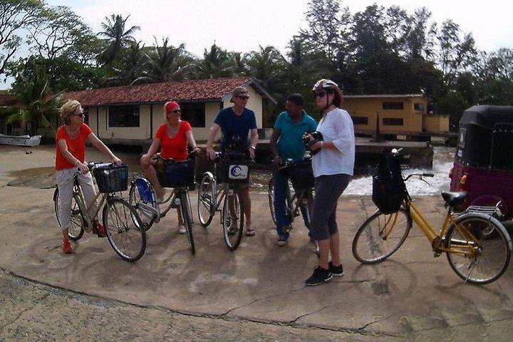 Galle: City & Fort Cycling tour with Hotel Pickup
