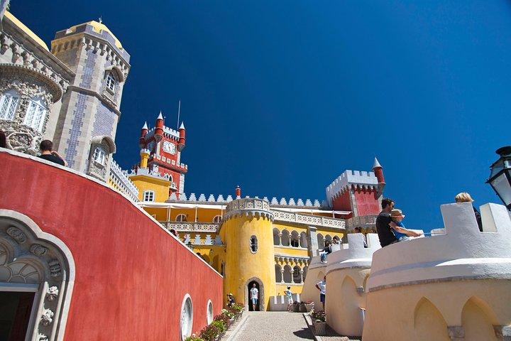 Lisbon and Sintra Essence 9H Private Tour from Lisbon or Cascais