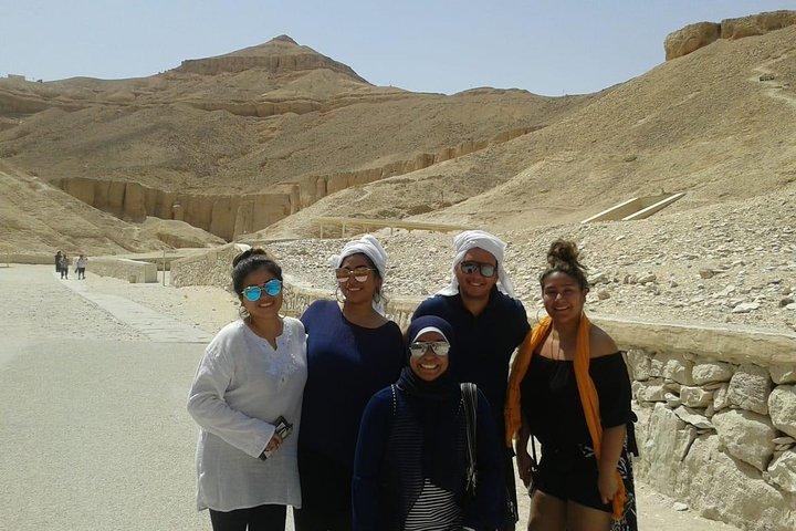 Amazing Luxor East and West Bank Guided Tour with Lunch From Luxor Airport/Hotel