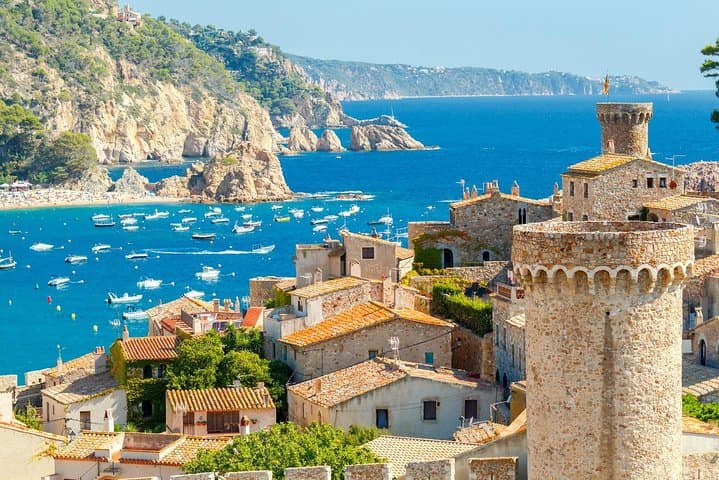 Girona and Costa Brava Private Tour with Pick-up from Barcelona