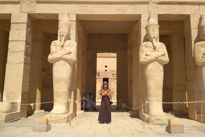 Amazing Luxor East and West Bank Guided Tour with Lunch From Luxor Airport/Hotel