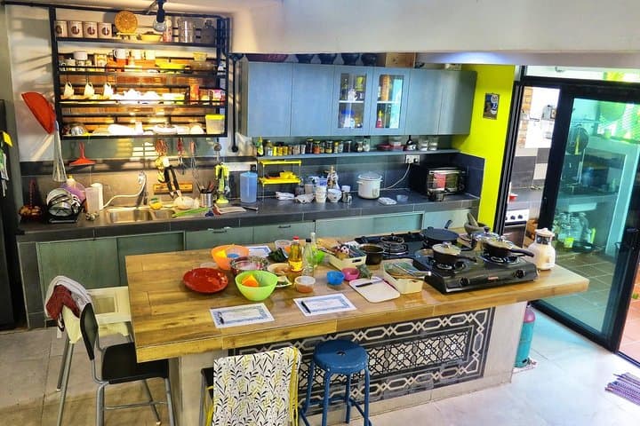 Market Visit & Private Hands-on Cooking Class at Daun Senja