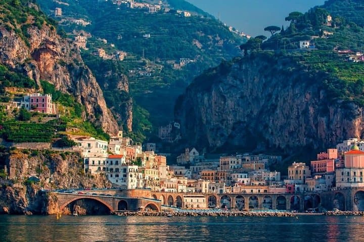 Naples Private transfer with stop in Pompeii with tour guide