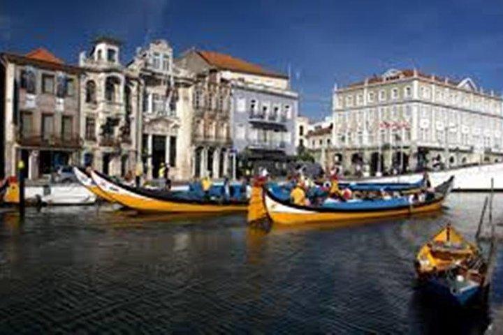 Private Tour Aveiro Little Venice and River Tour Moliceiro