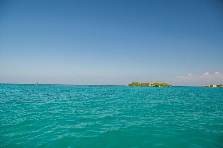 Majagua Island Day Trip from Cartagena íncluding Traditional Colombian Lunch