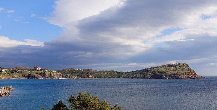 Private tour to Cape Sounio with exquisite meal at Vouliagmeni