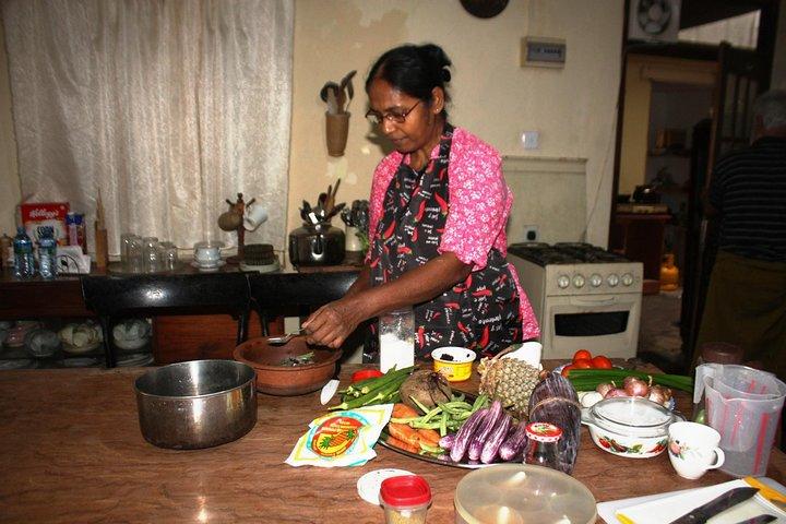Market Tour and Sri Lankan Cooking Class inside Galle Fort