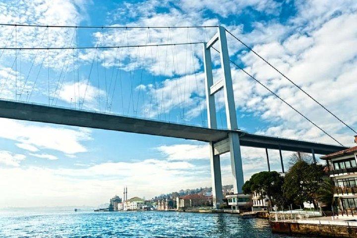 Istanbul Shore Excursion: Small-Group Bosphorus Cruise and Istanbul Egyptian Bazaar
