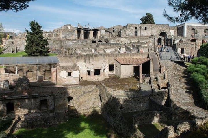 Private Guided Tour Of Naples Historic Center & Pompeii