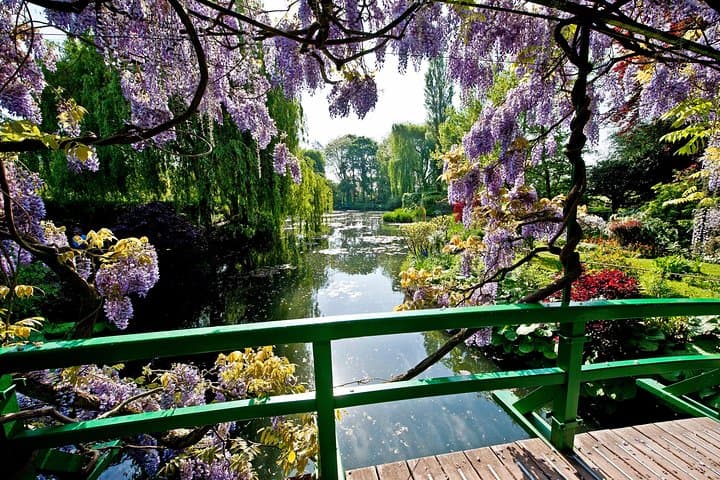 Giverny Private Trip with Monet's House, Gardens & Impressionism Museum