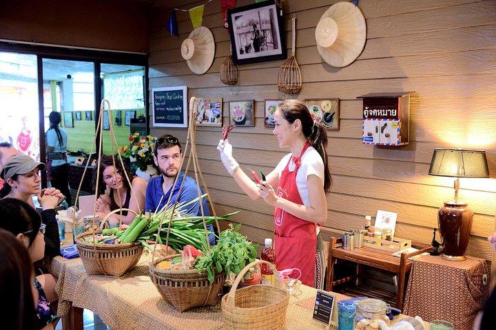 Sompong Thai Cooking School: Hands-On Culinary Experience