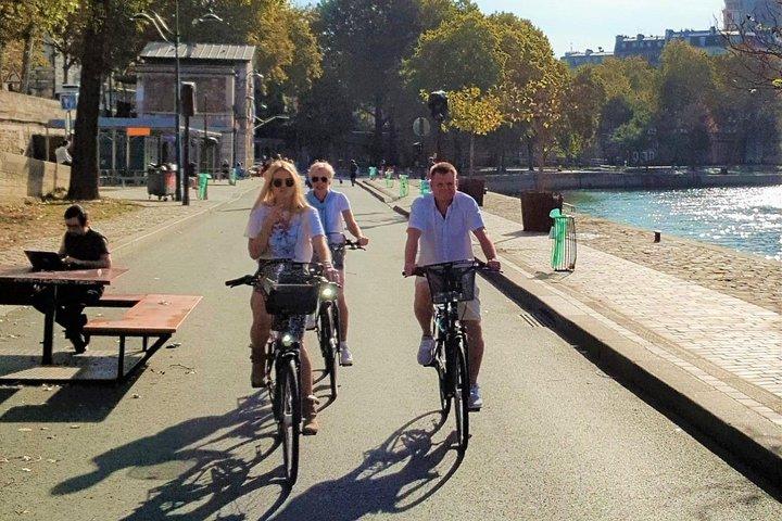 Paris: Charming Nooks and Crannies Bike Tour