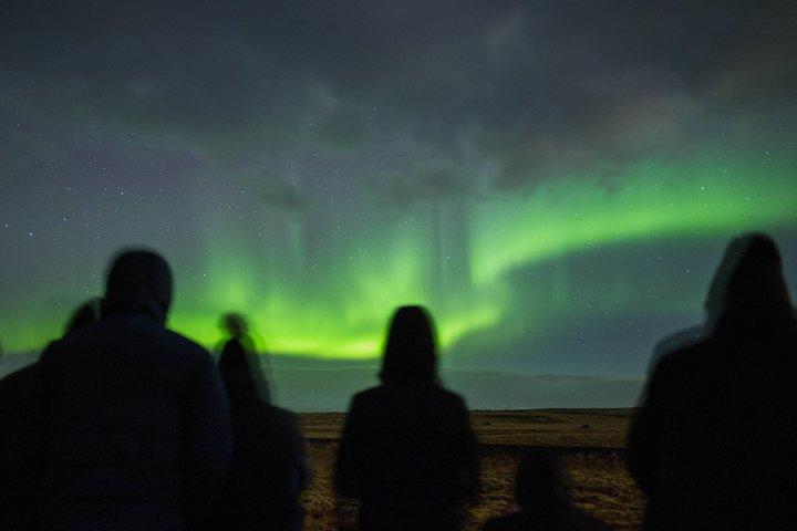Northern Lights Guided Tour with Pickup Option from Reykjavik