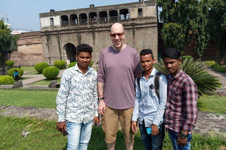 Culture trip in Pune to Aga Khan Palace, a dargah and temples