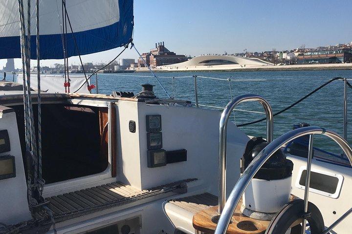 Seixal Sailing Cruise - Lunch in a typical restaurant