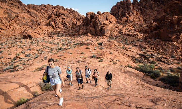 Valley of Fire Guided Hike from Las Vegas