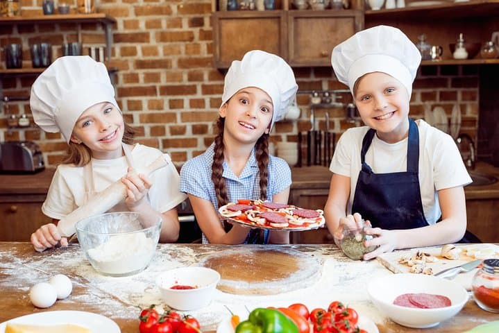 Rome For Kids: Small Group Pizza Making Class