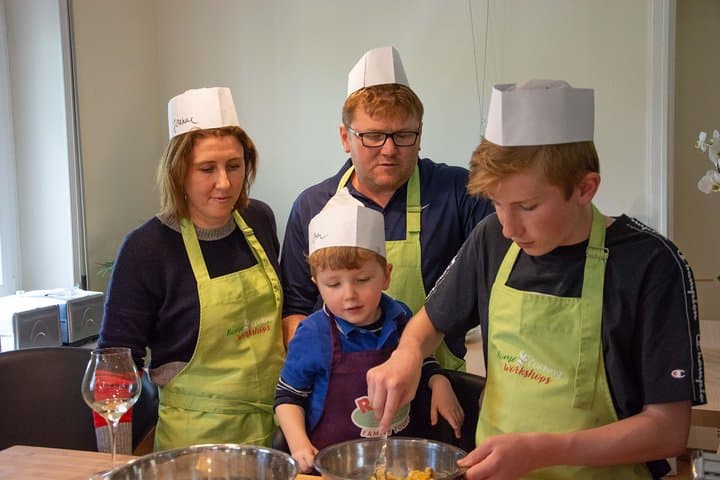 Ravioli, Fettucine & Tiramisu Cooking Class in Rome