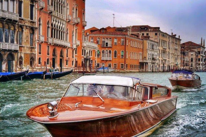 Murano, Burano & Torcello by Private Luxury Water Taxi