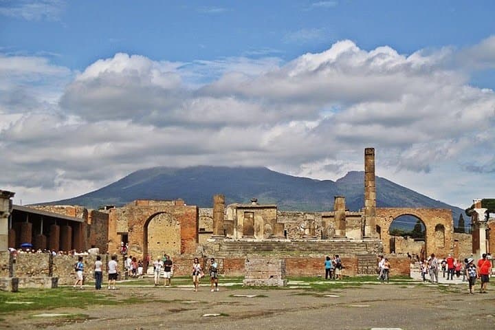Transfer from Naples to Sorrento with stop to visit Pompei ruins