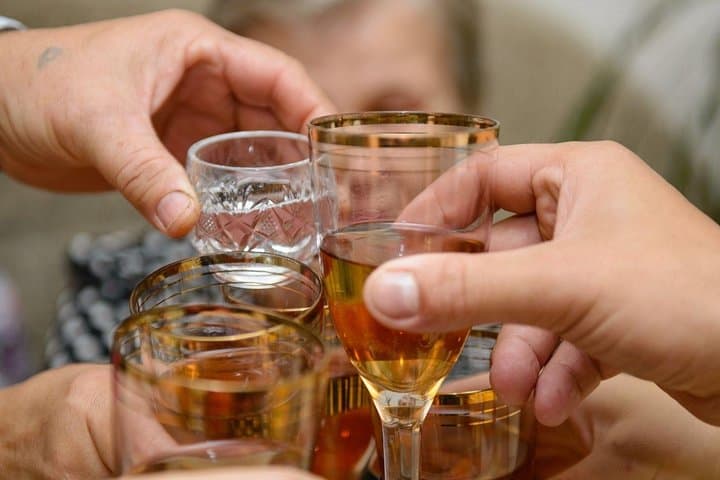 Athens Moonlight Waling Tour with Drinks and Meze Dishes