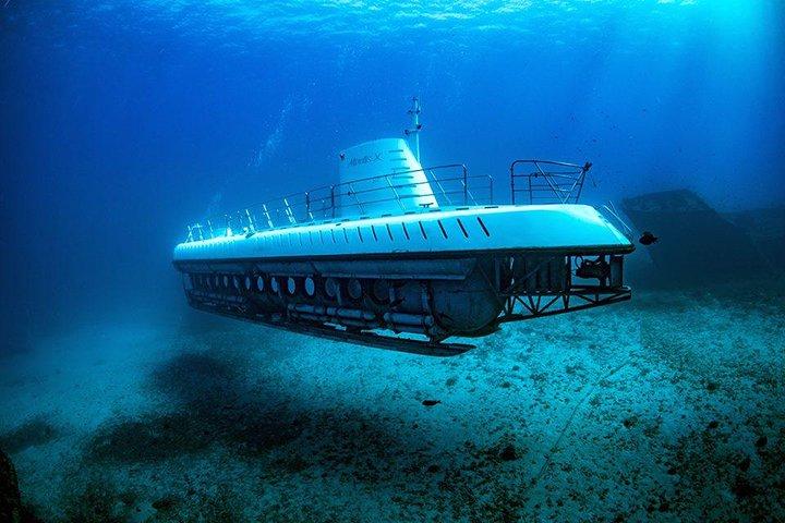 Oahu: Atlantis Submarine Adventure in Waikiki