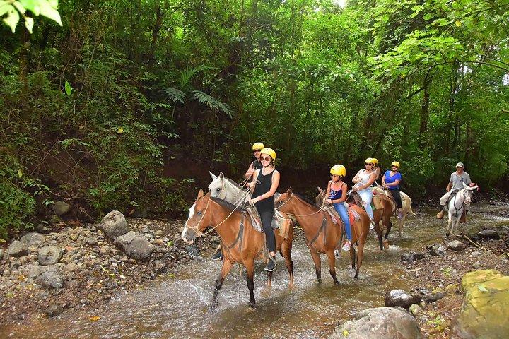 Horseback + Natural Pool Adventure in Jaco Beach and Los Suenos
